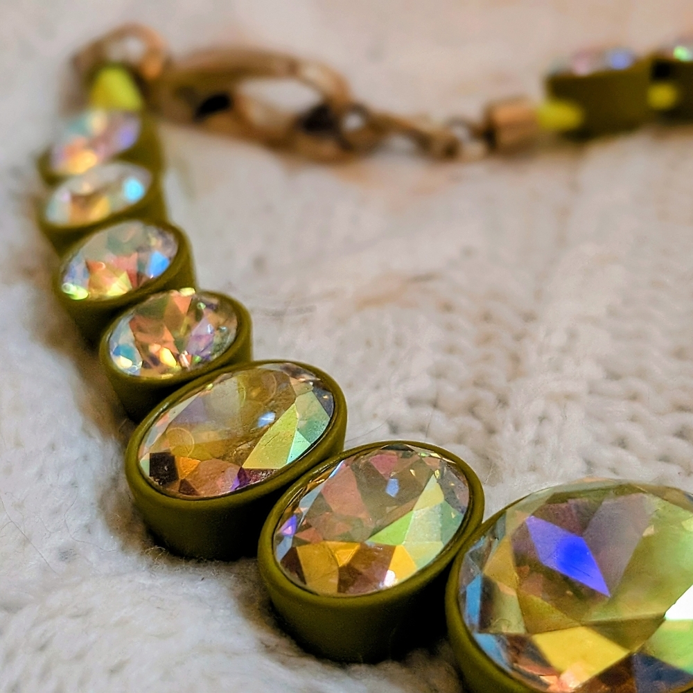 Brûlée J.Crew Olive Green Large Gemstone Necklace - Picture 5 of 7